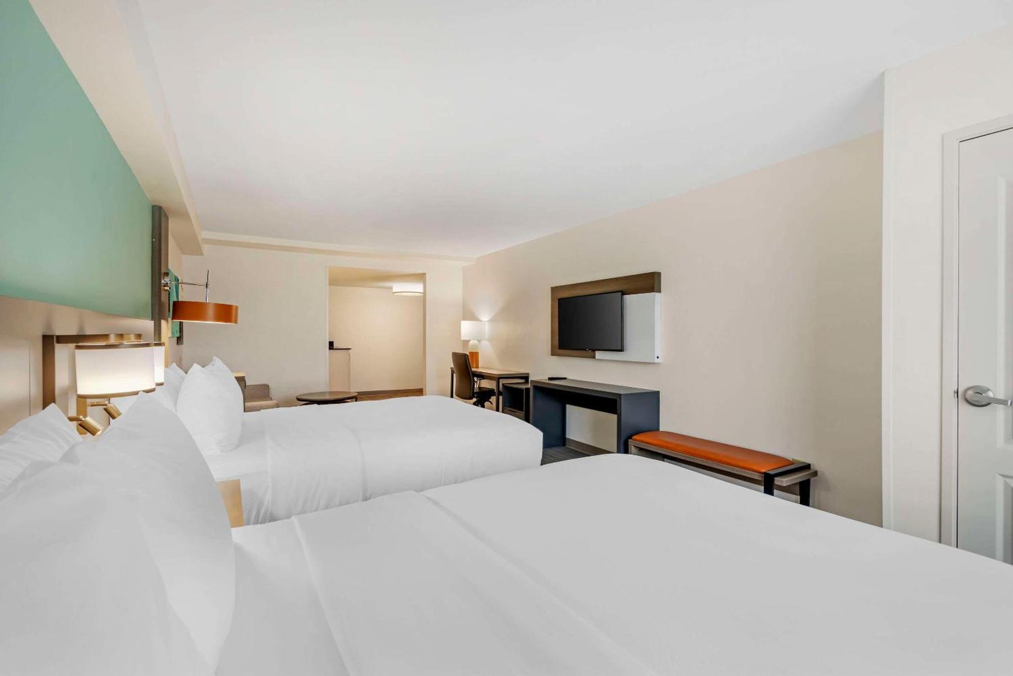 Comfort Suites Valdosta Bagian luar foto