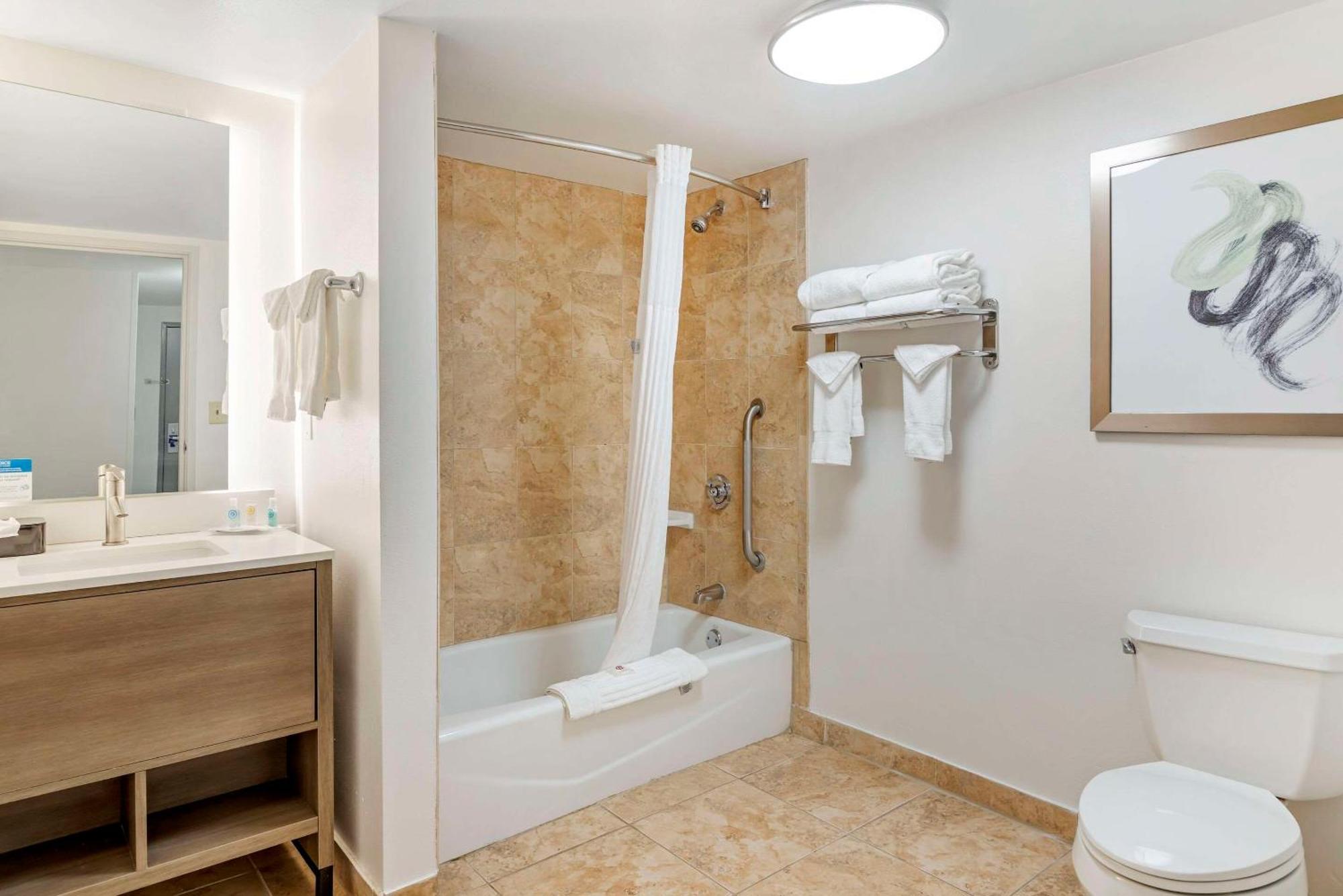 Comfort Suites Valdosta Bagian luar foto